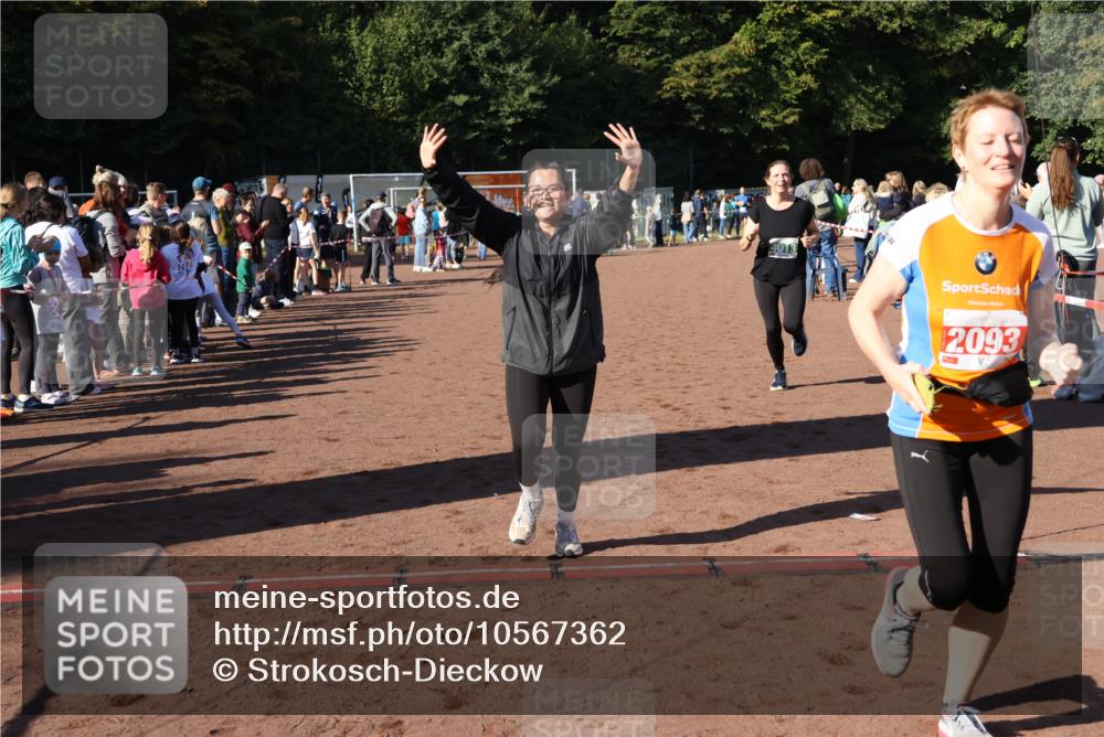 27.09.2026 - 35. Volkslauf durch das schöne Alstertal Strokosch-Dieckow http://msf.ph/oto/10567362 27.09.2026 11:01:19 Ziel 4013, 4173 meine-sportfotos.de