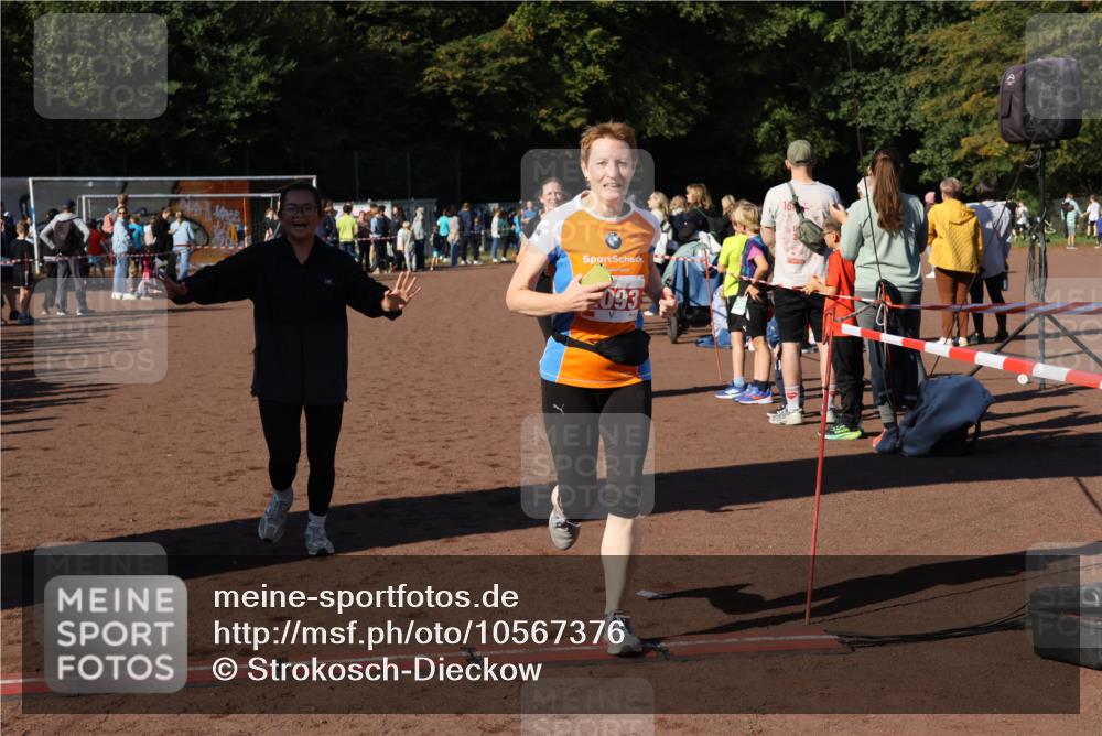 27.09.2026 - 35. Volkslauf durch das schöne Alstertal Strokosch-Dieckow http://msf.ph/oto/10567376 27.09.2026 11:01:18 Ziel 4013, 4173 meine-sportfotos.de