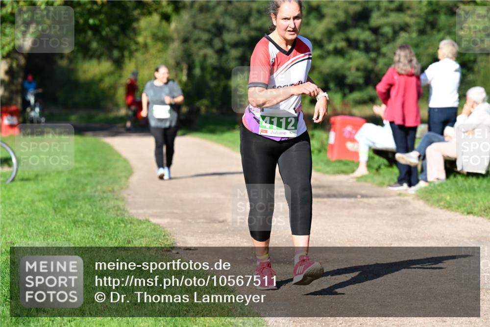 27.09.2026 - 35. Volkslauf durch das schöne Alstertal Dr. Thomas Lammeyer http://msf.ph/oto/10567511 27.09.2026 10:43:05 Laufen 4112 meine-sportfotos.de