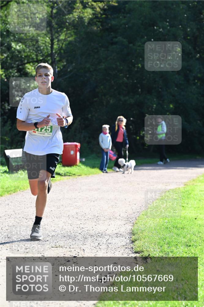 27.09.2026 - 35. Volkslauf durch das schöne Alstertal Dr. Thomas Lammeyer http://msf.ph/oto/10567669 27.09.2026 10:47:05 Laufen 25 meine-sportfotos.de