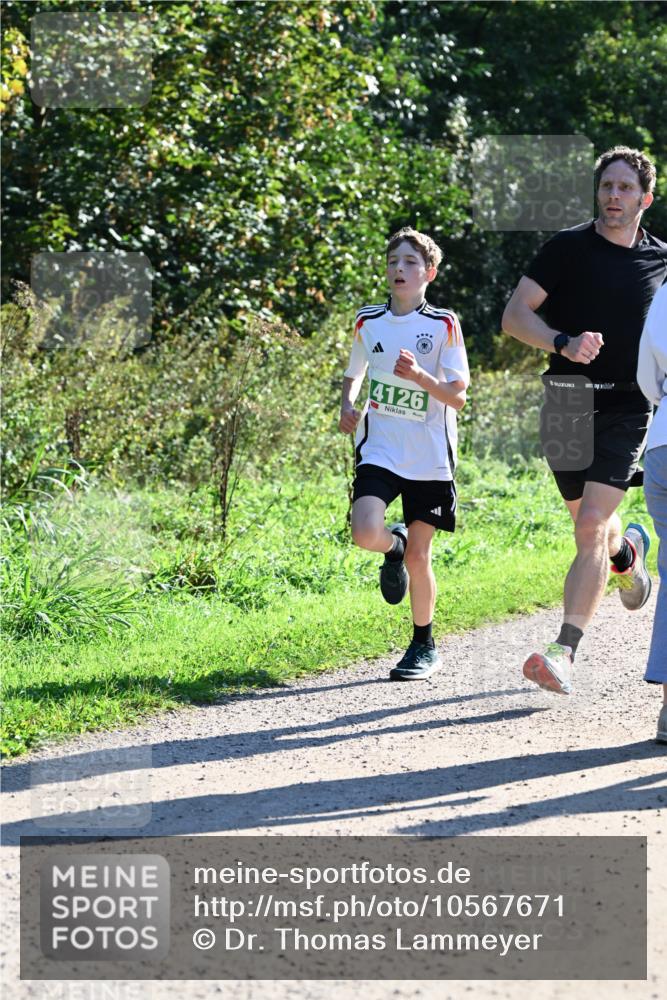 27.09.2026 - 35. Volkslauf durch das schöne Alstertal Dr. Thomas Lammeyer http://msf.ph/oto/10567671 27.09.2026 10:47:20 Laufen 4126 meine-sportfotos.de