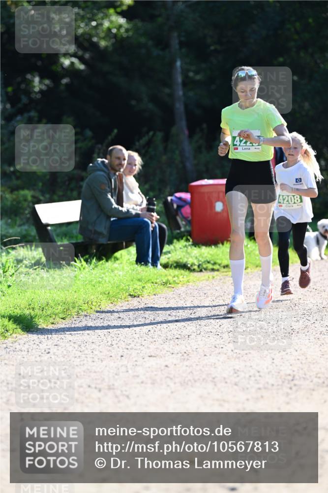 27.09.2026 - 35. Volkslauf durch das schöne Alstertal Dr. Thomas Lammeyer http://msf.ph/oto/10567813 27.09.2026 10:48:44 Laufen 4223, 4208 meine-sportfotos.de