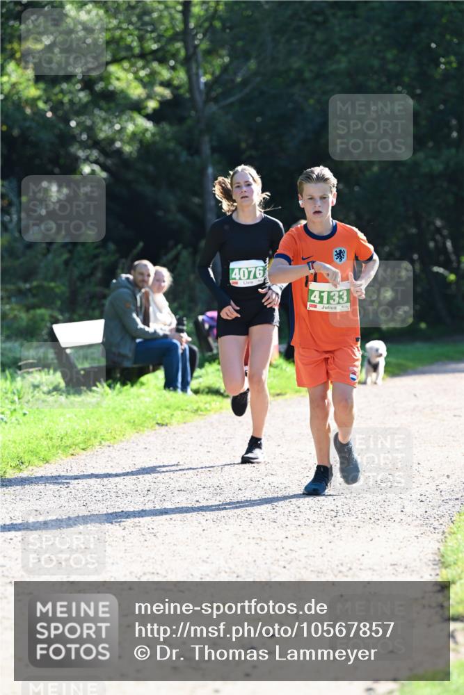 27.09.2026 - 35. Volkslauf durch das schöne Alstertal Dr. Thomas Lammeyer http://msf.ph/oto/10567857 27.09.2026 10:49:06 Laufen 4076, 4133 meine-sportfotos.de