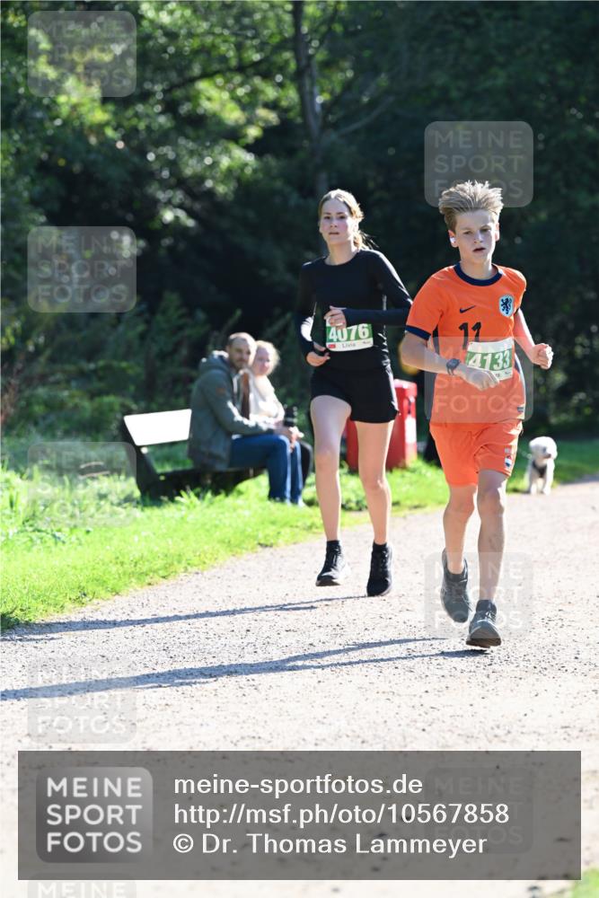 27.09.2026 - 35. Volkslauf durch das schöne Alstertal Dr. Thomas Lammeyer http://msf.ph/oto/10567858 27.09.2026 10:49:06 Laufen 4076, 4133 meine-sportfotos.de