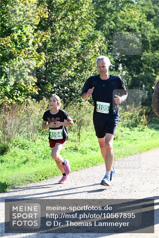 27.09.2026 - 35. Volkslauf durch das schöne Alstertal Dr. Thomas Lammeyer http://msf.ph/oto/10567895 27.09.2026 10:49:20 Laufen 4104, 4105 meine-sportfotos.de