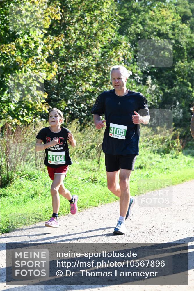 27.09.2026 - 35. Volkslauf durch das schöne Alstertal Dr. Thomas Lammeyer http://msf.ph/oto/10567896 27.09.2026 10:49:20 Laufen 4104, 4105 meine-sportfotos.de