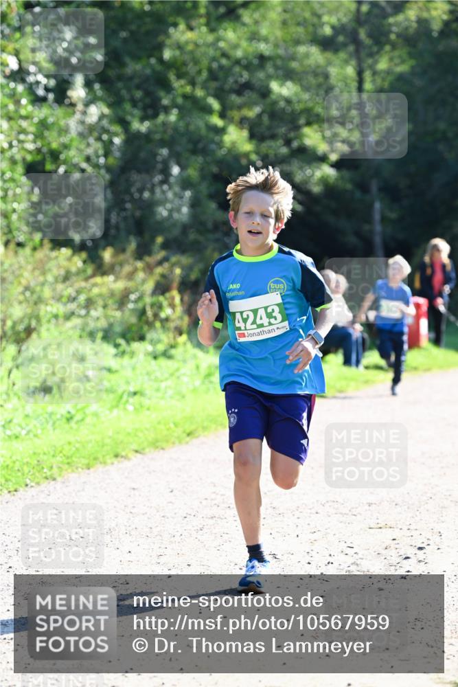 27.09.2026 - 35. Volkslauf durch das schöne Alstertal Dr. Thomas Lammeyer http://msf.ph/oto/10567959 27.09.2026 10:49:53 Laufen 4243 meine-sportfotos.de