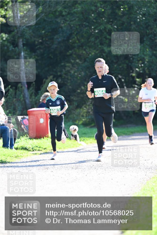 27.09.2026 - 35. Volkslauf durch das schöne Alstertal Dr. Thomas Lammeyer http://msf.ph/oto/10568025 27.09.2026 10:50:26 Laufen 4063, 4064, 4032 meine-sportfotos.de