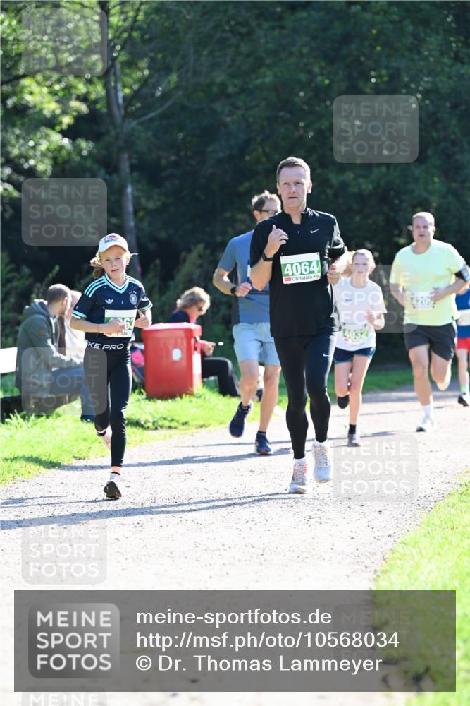 27.09.2026 - 35. Volkslauf durch das schöne Alstertal Dr. Thomas Lammeyer http://msf.ph/oto/10568034 27.09.2026 10:50:28 Laufen 63, 4064, 4032 meine-sportfotos.de