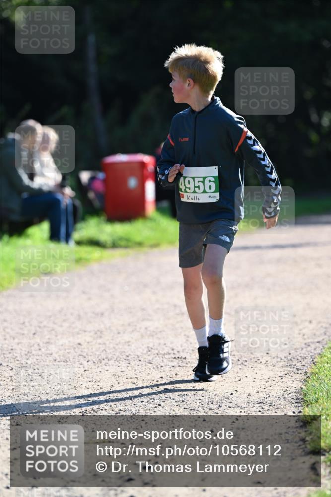 27.09.2026 - 35. Volkslauf durch das schöne Alstertal Dr. Thomas Lammeyer http://msf.ph/oto/10568112 27.09.2026 10:50:54 Laufen 4956 meine-sportfotos.de