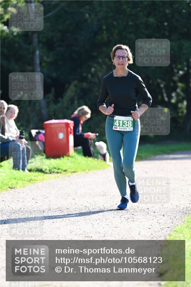 27.09.2026 - 35. Volkslauf durch das schöne Alstertal Dr. Thomas Lammeyer http://msf.ph/oto/10568123 27.09.2026 10:50:58 Laufen 4138 meine-sportfotos.de