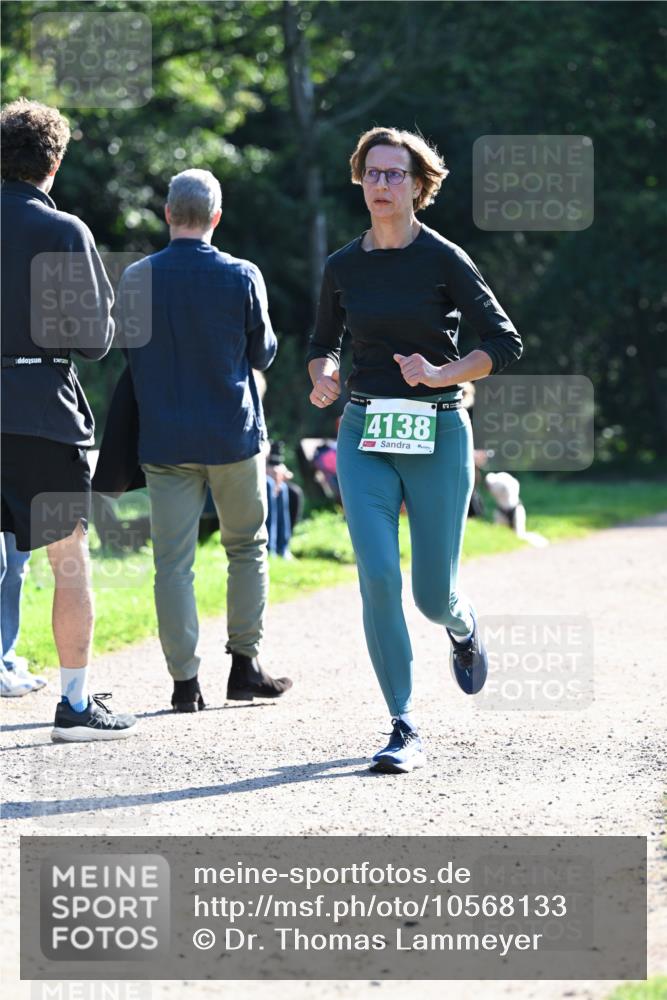 27.09.2026 - 35. Volkslauf durch das schöne Alstertal Dr. Thomas Lammeyer http://msf.ph/oto/10568133 27.09.2026 10:50:59 Laufen 4138 meine-sportfotos.de