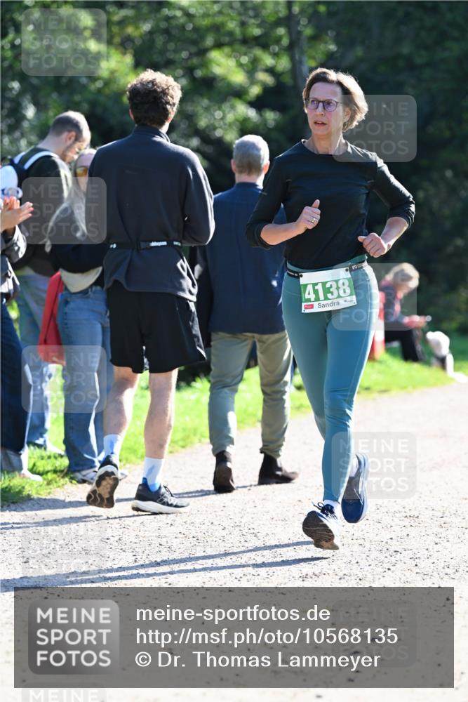 27.09.2026 - 35. Volkslauf durch das schöne Alstertal Dr. Thomas Lammeyer http://msf.ph/oto/10568135 27.09.2026 10:50:59 Laufen 4138 meine-sportfotos.de