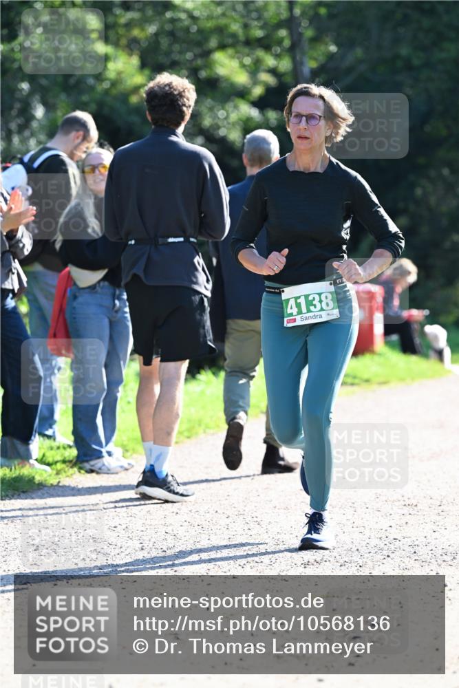 27.09.2026 - 35. Volkslauf durch das schöne Alstertal Dr. Thomas Lammeyer http://msf.ph/oto/10568136 27.09.2026 10:50:59 Laufen 4138 meine-sportfotos.de