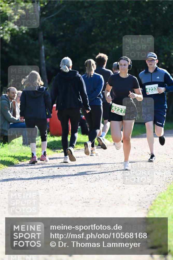 27.09.2026 - 35. Volkslauf durch das schöne Alstertal Dr. Thomas Lammeyer http://msf.ph/oto/10568168 27.09.2026 10:51:12 Laufen 4232, 4227 meine-sportfotos.de
