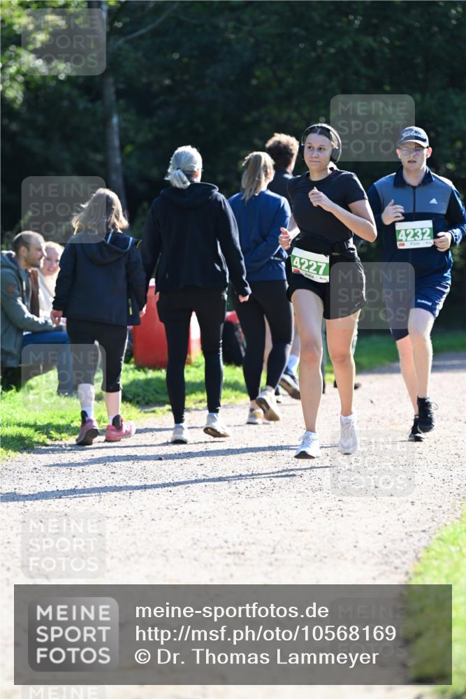 27.09.2026 - 35. Volkslauf durch das schöne Alstertal Dr. Thomas Lammeyer http://msf.ph/oto/10568169 27.09.2026 10:51:12 Laufen 4227, 4232 meine-sportfotos.de