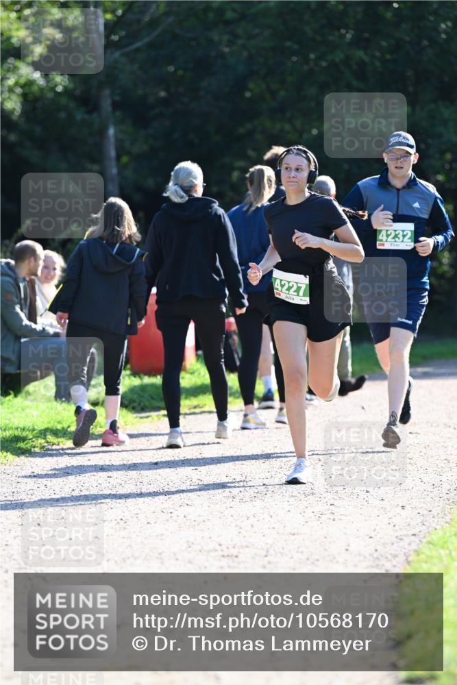 27.09.2026 - 35. Volkslauf durch das schöne Alstertal Dr. Thomas Lammeyer http://msf.ph/oto/10568170 27.09.2026 10:51:12 Laufen 4232, 4227 meine-sportfotos.de