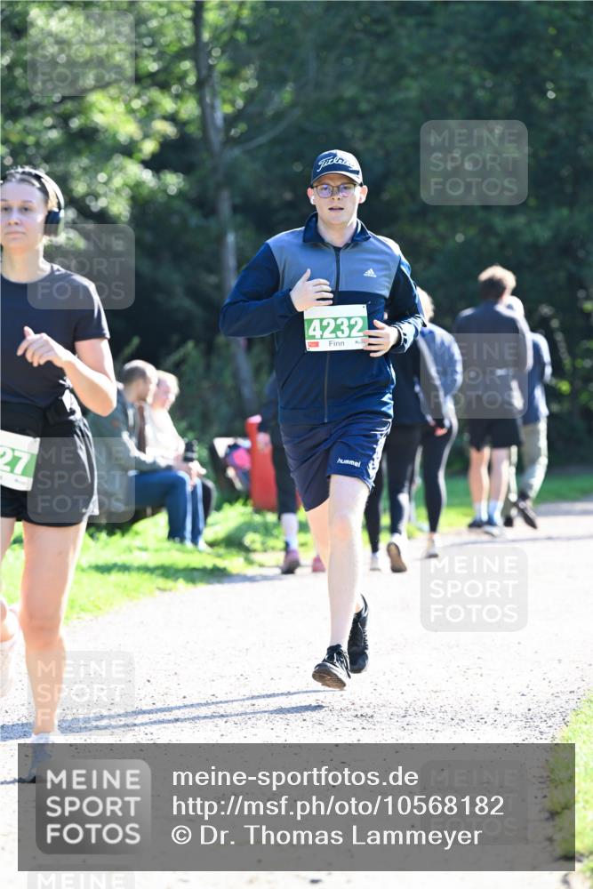 27.09.2026 - 35. Volkslauf durch das schöne Alstertal Dr. Thomas Lammeyer http://msf.ph/oto/10568182 27.09.2026 10:51:14 Laufen 27, 4232 meine-sportfotos.de