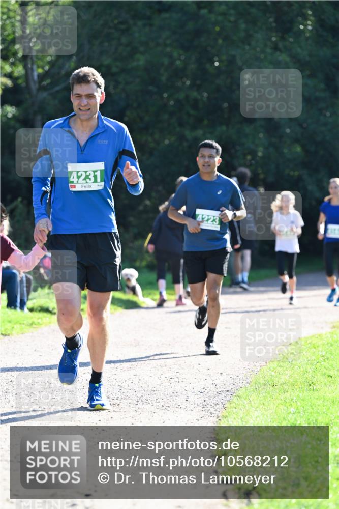 27.09.2026 - 35. Volkslauf durch das schöne Alstertal Dr. Thomas Lammeyer http://msf.ph/oto/10568212 27.09.2026 10:51:20 Laufen 4231, 4223 meine-sportfotos.de