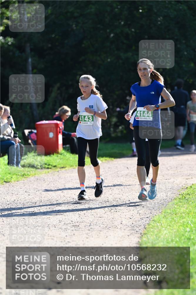 27.09.2026 - 35. Volkslauf durch das schöne Alstertal Dr. Thomas Lammeyer http://msf.ph/oto/10568232 27.09.2026 10:51:24 Laufen 4143, 4144 meine-sportfotos.de