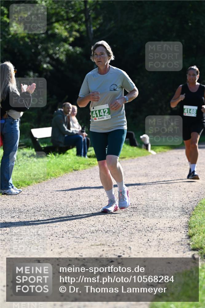 27.09.2026 - 35. Volkslauf durch das schöne Alstertal Dr. Thomas Lammeyer http://msf.ph/oto/10568284 27.09.2026 10:51:35 Laufen 4142, 4148 meine-sportfotos.de