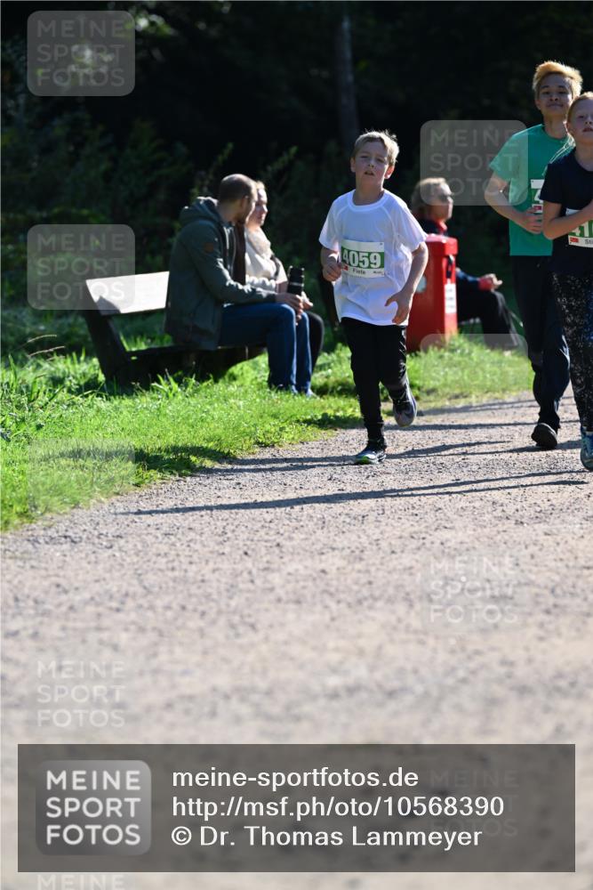 27.09.2026 - 35. Volkslauf durch das schöne Alstertal Dr. Thomas Lammeyer http://msf.ph/oto/10568390 27.09.2026 10:52:36 Laufen 4059, 4, 1 meine-sportfotos.de