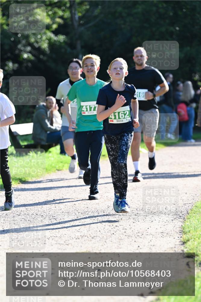 27.09.2026 - 35. Volkslauf durch das schöne Alstertal Dr. Thomas Lammeyer http://msf.ph/oto/10568403 27.09.2026 10:52:38 Laufen 4177, 4162, 169 meine-sportfotos.de