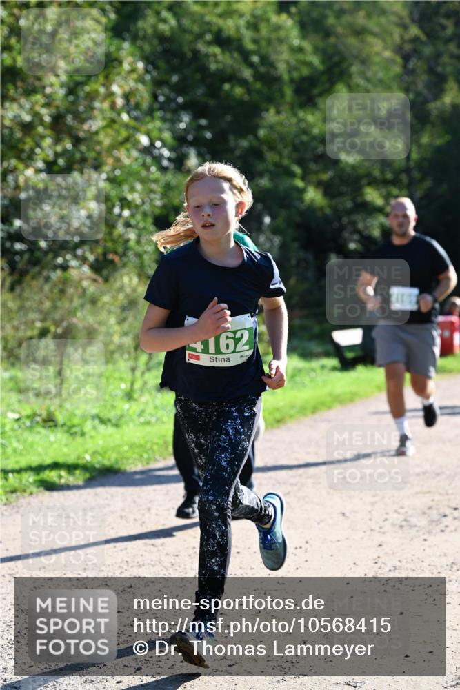 27.09.2026 - 35. Volkslauf durch das schöne Alstertal Dr. Thomas Lammeyer http://msf.ph/oto/10568415 27.09.2026 10:52:40 Laufen 162 meine-sportfotos.de