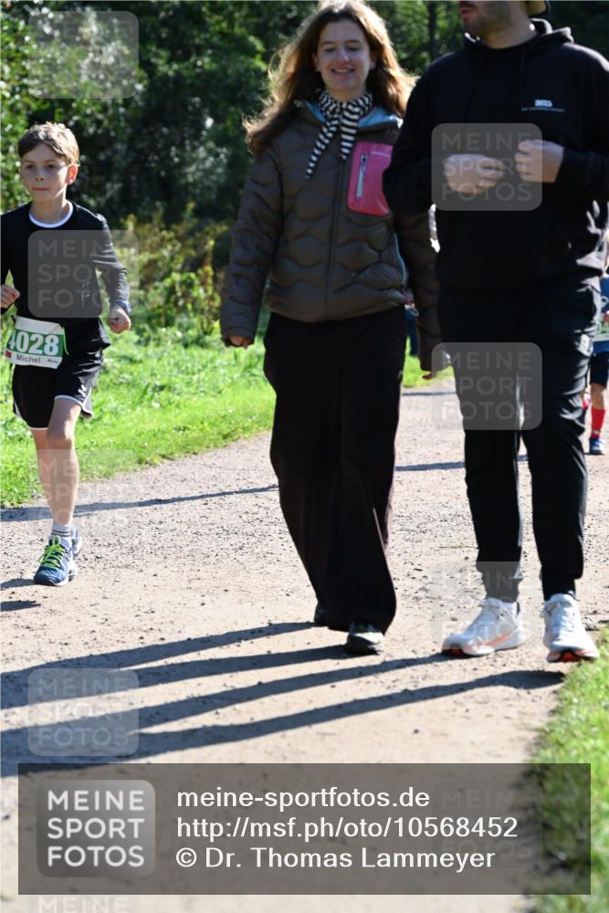 27.09.2026 - 35. Volkslauf durch das schöne Alstertal Dr. Thomas Lammeyer http://msf.ph/oto/10568452 27.09.2026 10:52:50 Laufen 4028 meine-sportfotos.de