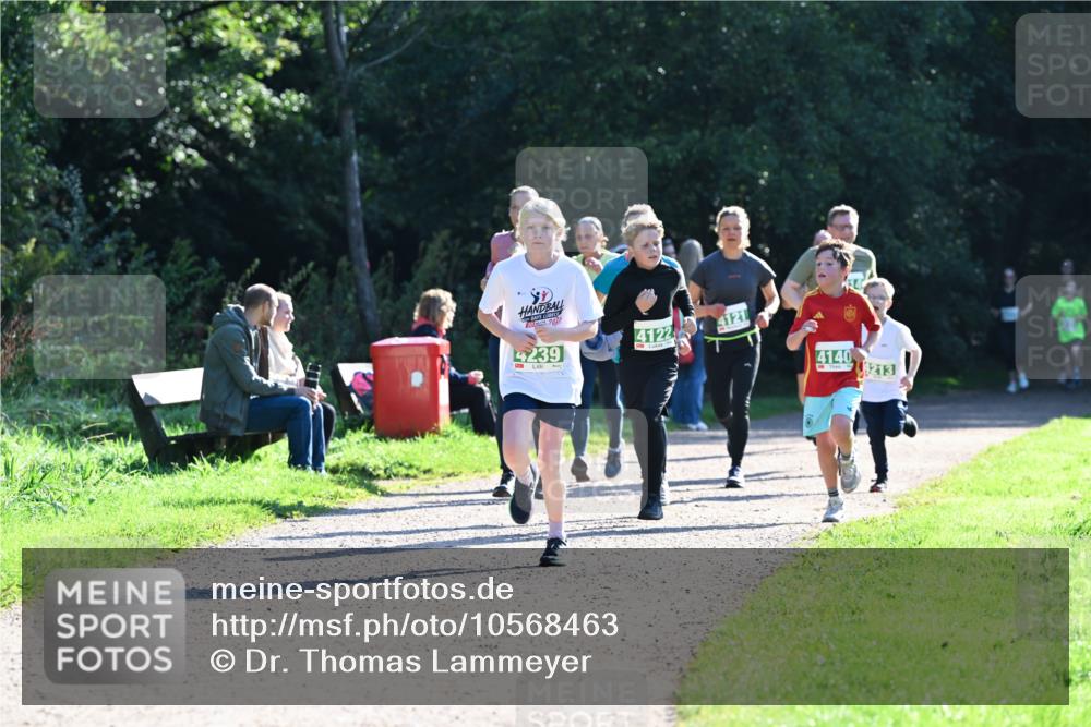 27.09.2026 - 35. Volkslauf durch das schöne Alstertal Dr. Thomas Lammeyer http://msf.ph/oto/10568463 27.09.2026 10:53:08 Laufen 30, 207, 4239, 4122, 4121, 4140, 4213 meine-sportfotos.de
