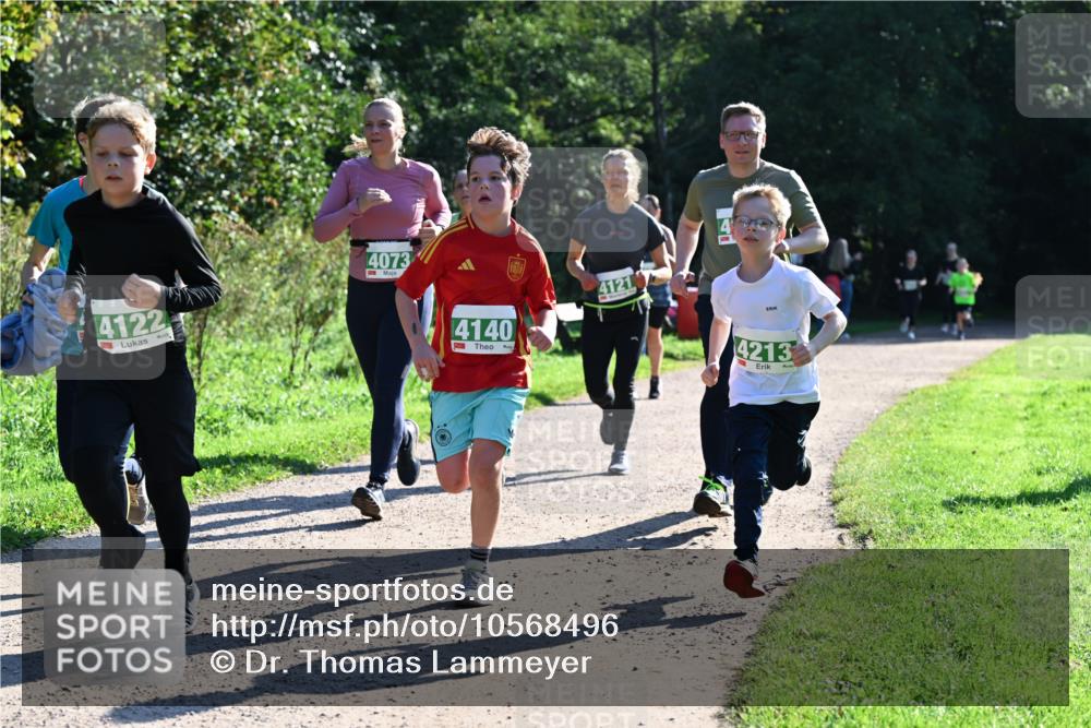27.09.2026 - 35. Volkslauf durch das schöne Alstertal Dr. Thomas Lammeyer http://msf.ph/oto/10568496 27.09.2026 10:53:13 Laufen 4122, 4073, 4140, 4121, 4213 meine-sportfotos.de