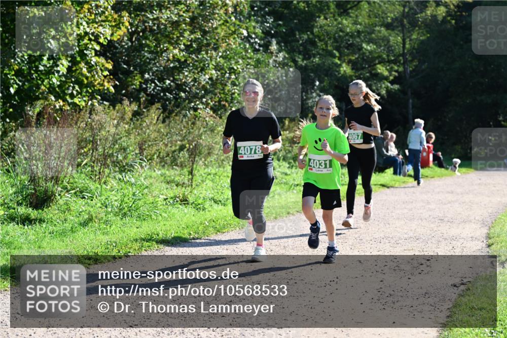 27.09.2026 - 35. Volkslauf durch das schöne Alstertal Dr. Thomas Lammeyer http://msf.ph/oto/10568533 27.09.2026 10:53:21 Laufen 4078, 4031, 4067 meine-sportfotos.de