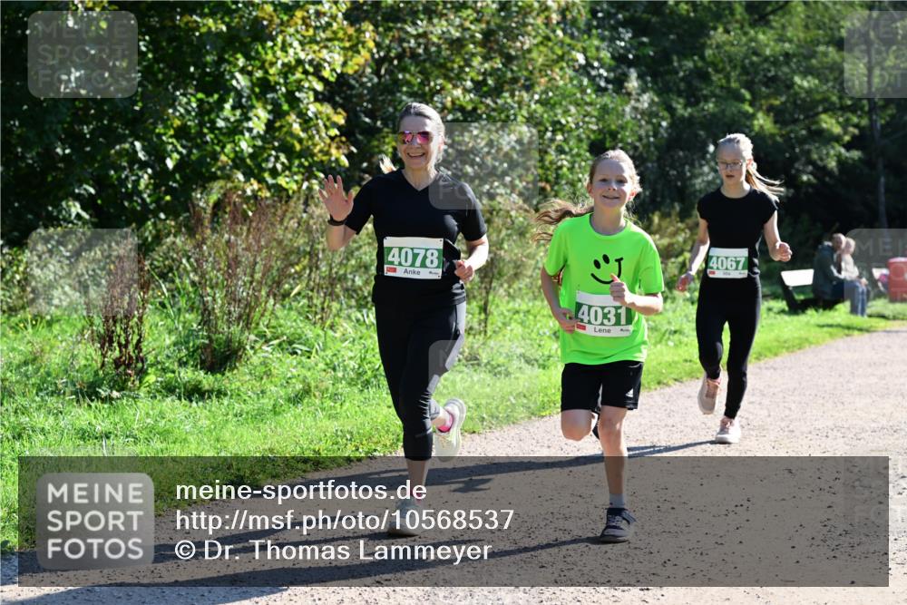 27.09.2026 - 35. Volkslauf durch das schöne Alstertal Dr. Thomas Lammeyer http://msf.ph/oto/10568537 27.09.2026 10:53:22 Laufen 4078, 4031, 4067 meine-sportfotos.de
