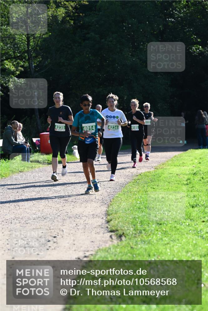 27.09.2026 - 35. Volkslauf durch das schöne Alstertal Dr. Thomas Lammeyer http://msf.ph/oto/10568568 27.09.2026 10:53:47 Laufen 111, 4235, 4014, 4234, 4185 meine-sportfotos.de