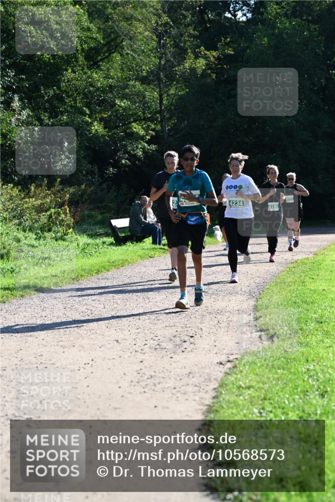 27.09.2026 - 35. Volkslauf durch das schöne Alstertal Dr. Thomas Lammeyer http://msf.ph/oto/10568573 27.09.2026 10:53:48 Laufen 100, 4111, 4234, 4185 meine-sportfotos.de