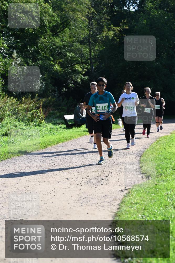 27.09.2026 - 35. Volkslauf durch das schöne Alstertal Dr. Thomas Lammeyer http://msf.ph/oto/10568574 27.09.2026 10:53:48 Laufen 4014, 4234, 4, 4185, 4111 meine-sportfotos.de