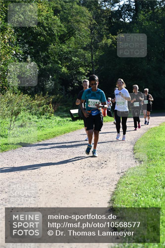 27.09.2026 - 35. Volkslauf durch das schöne Alstertal Dr. Thomas Lammeyer http://msf.ph/oto/10568577 27.09.2026 10:53:49 Laufen 4014, 4234, 4111, 4185 meine-sportfotos.de