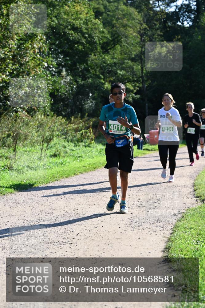 27.09.2026 - 35. Volkslauf durch das schöne Alstertal Dr. Thomas Lammeyer http://msf.ph/oto/10568581 27.09.2026 10:53:49 Laufen 4014, 00, 4234, 4185 meine-sportfotos.de