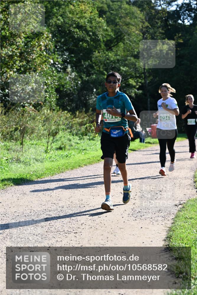 27.09.2026 - 35. Volkslauf durch das schöne Alstertal Dr. Thomas Lammeyer http://msf.ph/oto/10568582 27.09.2026 10:53:49 Laufen 40, 10, 4234, 4185 meine-sportfotos.de