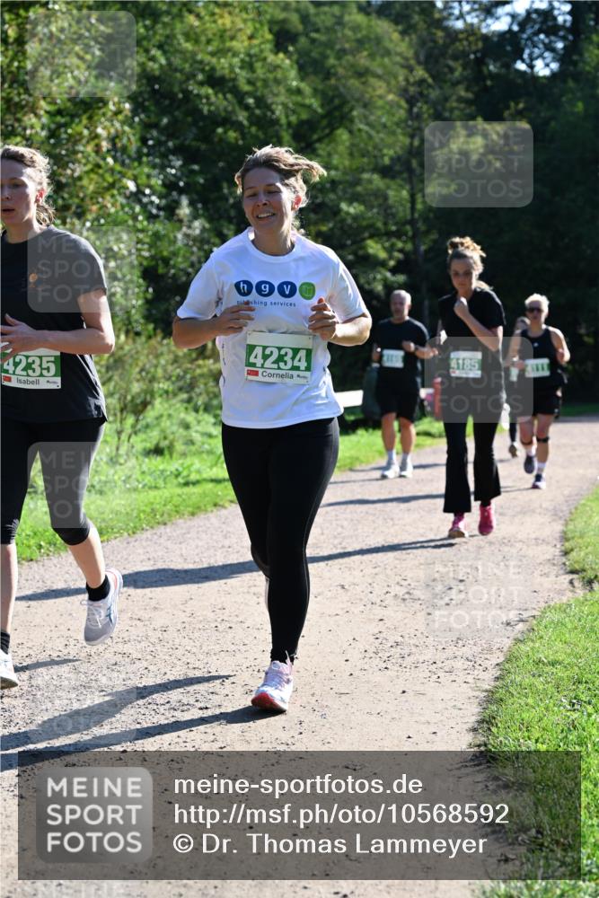 27.09.2026 - 35. Volkslauf durch das schöne Alstertal Dr. Thomas Lammeyer http://msf.ph/oto/10568592 27.09.2026 10:53:51 Laufen 4235, 9, 4234, 4185 meine-sportfotos.de