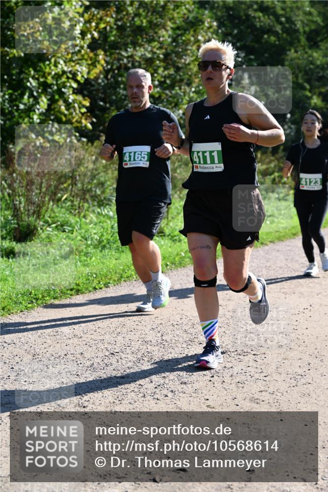 27.09.2026 - 35. Volkslauf durch das schöne Alstertal Dr. Thomas Lammeyer http://msf.ph/oto/10568614 27.09.2026 10:53:55 Laufen 4165, 4111, 4123 meine-sportfotos.de