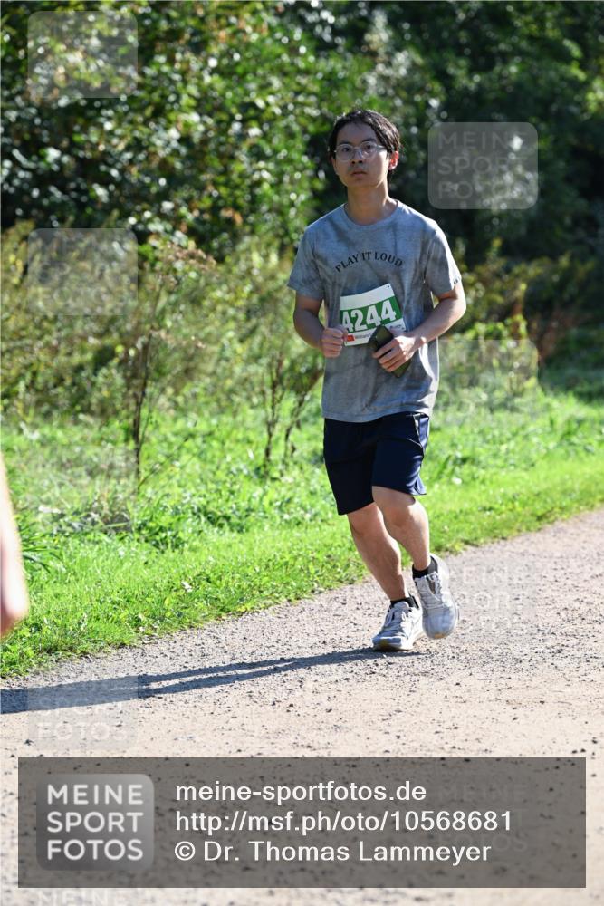 27.09.2026 - 35. Volkslauf durch das schöne Alstertal Dr. Thomas Lammeyer http://msf.ph/oto/10568681 27.09.2026 10:54:16 Laufen 4244, 9 meine-sportfotos.de