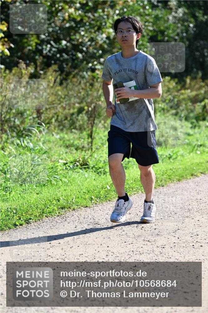 27.09.2026 - 35. Volkslauf durch das schöne Alstertal Dr. Thomas Lammeyer http://msf.ph/oto/10568684 27.09.2026 10:54:16 Laufen  meine-sportfotos.de