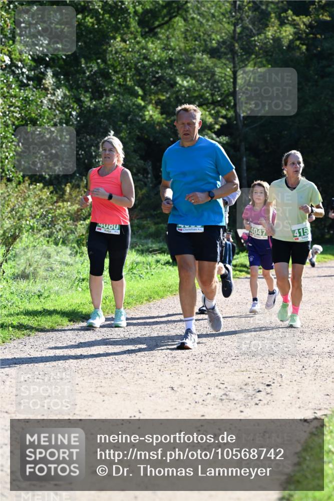 27.09.2026 - 35. Volkslauf durch das schöne Alstertal Dr. Thomas Lammeyer http://msf.ph/oto/10568742 27.09.2026 10:54:34 Laufen 4080, 4047, 415 meine-sportfotos.de