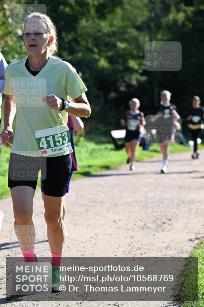 27.09.2026 - 35. Volkslauf durch das schöne Alstertal Dr. Thomas Lammeyer http://msf.ph/oto/10568769 27.09.2026 10:54:37 Laufen 4153 meine-sportfotos.de