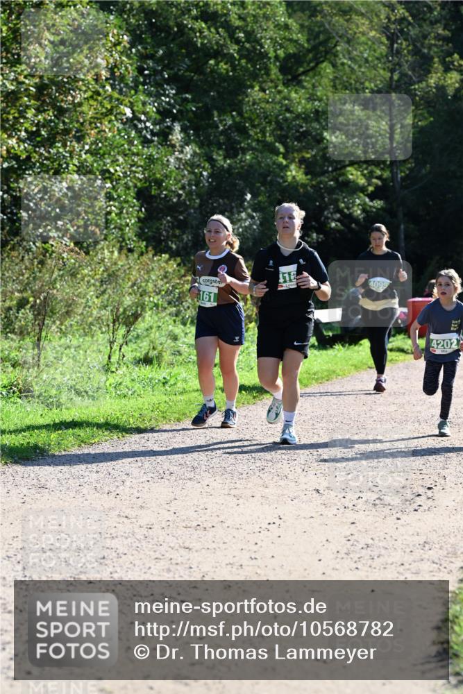 27.09.2026 - 35. Volkslauf durch das schöne Alstertal Dr. Thomas Lammeyer http://msf.ph/oto/10568782 27.09.2026 10:54:39 Laufen 161, 116, 4095, 4202 meine-sportfotos.de