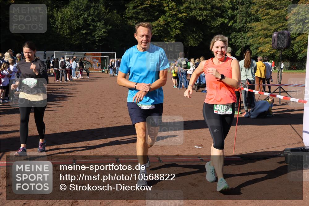 27.09.2026 - 35. Volkslauf durch das schöne Alstertal Strokosch-Dieckow http://msf.ph/oto/10568822 27.09.2026 11:00:31 Ziel 4041, 4080, 4093, 4095 meine-sportfotos.de