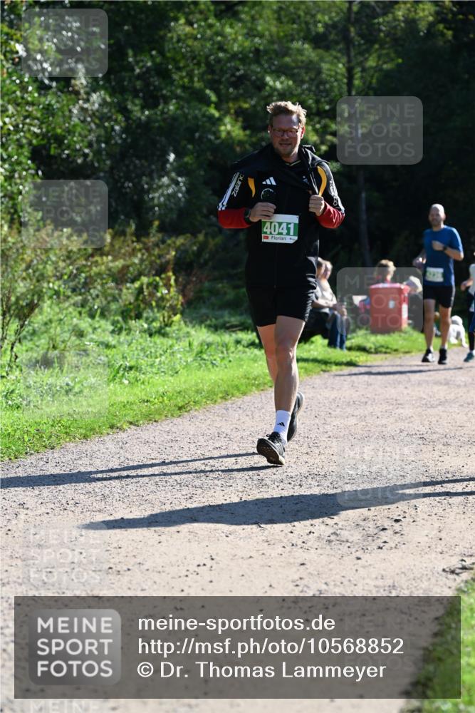 27.09.2026 - 35. Volkslauf durch das schöne Alstertal Dr. Thomas Lammeyer http://msf.ph/oto/10568852 27.09.2026 10:55:04 Laufen 4041 meine-sportfotos.de