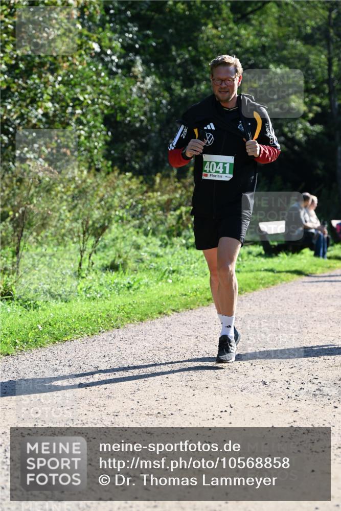 27.09.2026 - 35. Volkslauf durch das schöne Alstertal Dr. Thomas Lammeyer http://msf.ph/oto/10568858 27.09.2026 10:55:05 Laufen 4041 meine-sportfotos.de
