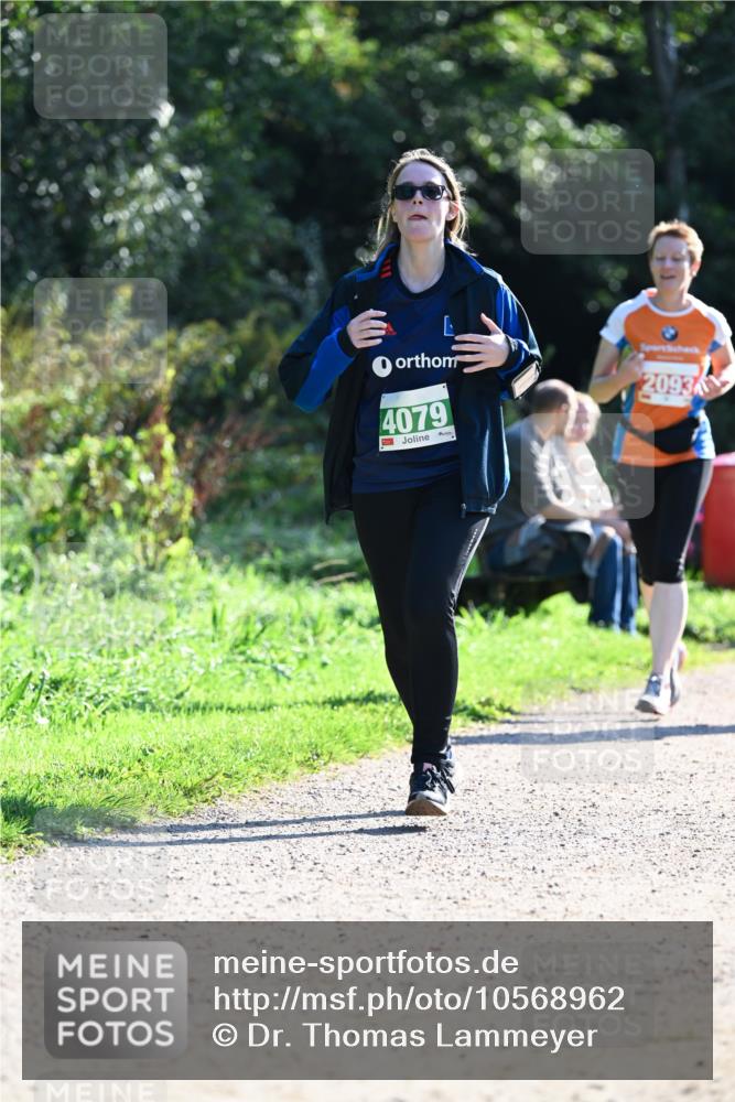 27.09.2026 - 35. Volkslauf durch das schöne Alstertal Dr. Thomas Lammeyer http://msf.ph/oto/10568962 27.09.2026 10:55:25 Laufen 4079, 2093 meine-sportfotos.de